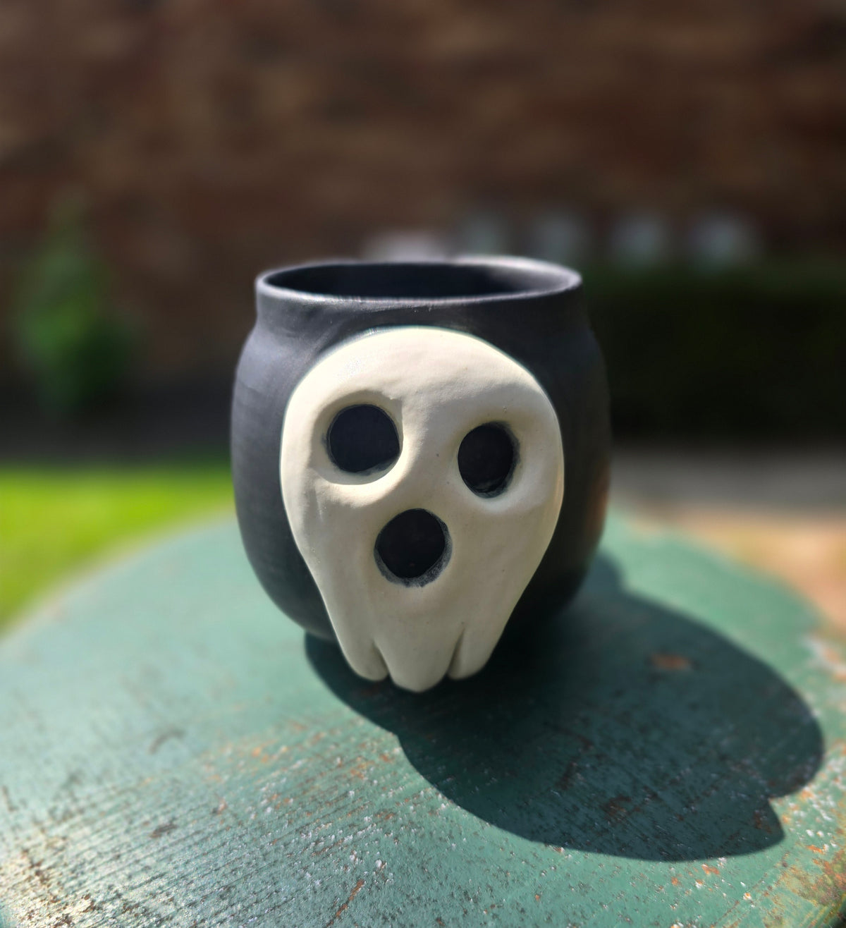 Handmade ceramic mug: Skull