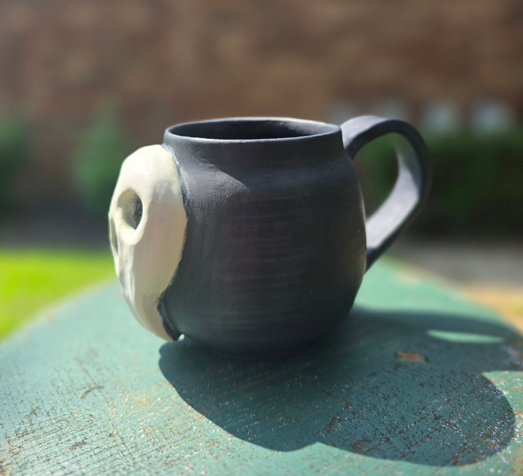 Handmade ceramic mug: Skull