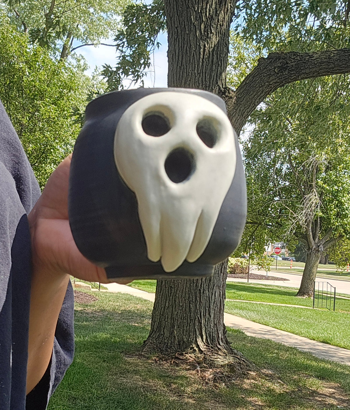 Handmade ceramic mug: Skull